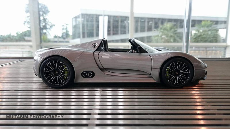 Illustration for article titled Singapore Diecasters (SGDC) End-of-Year Shoot